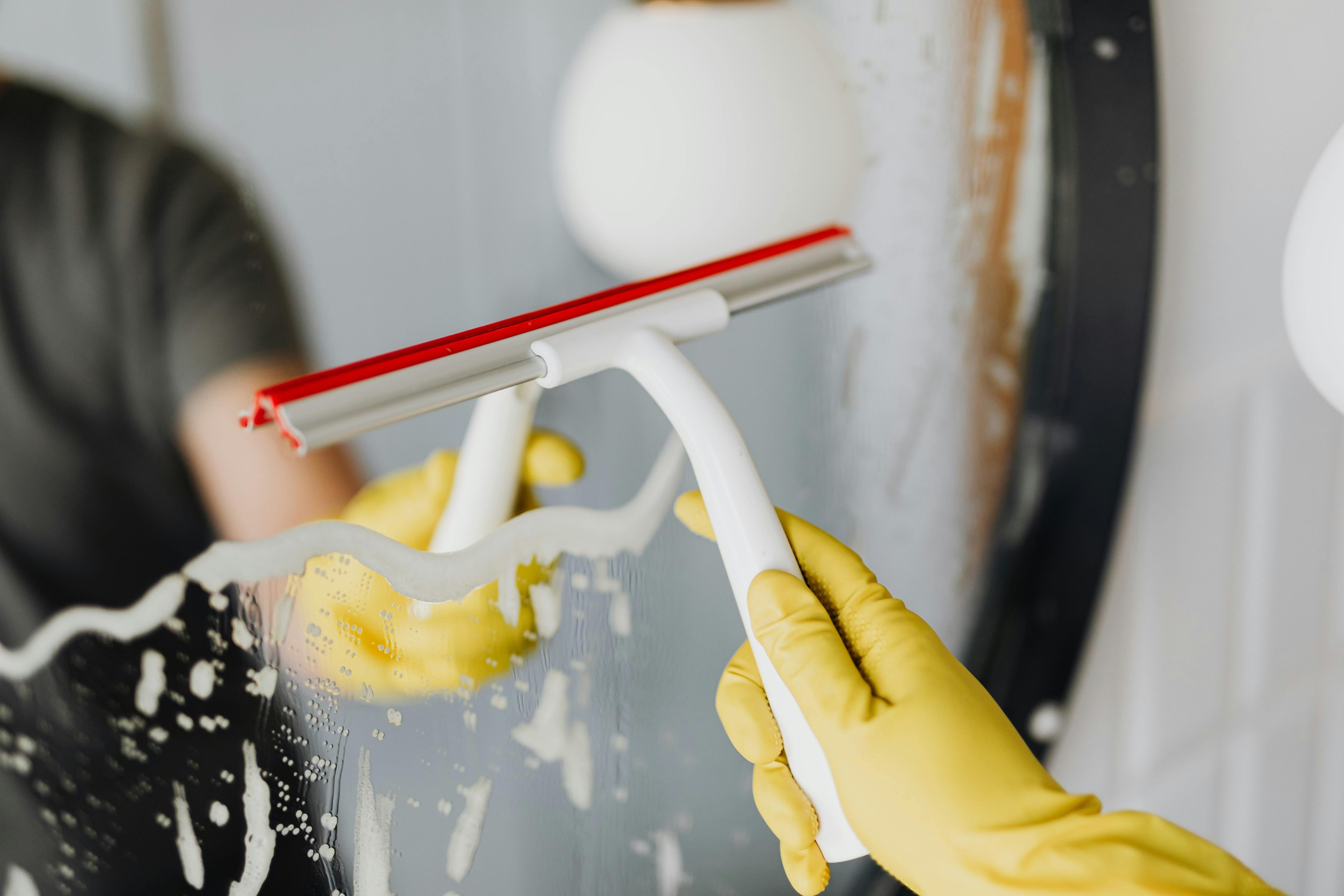 mirror cleaning